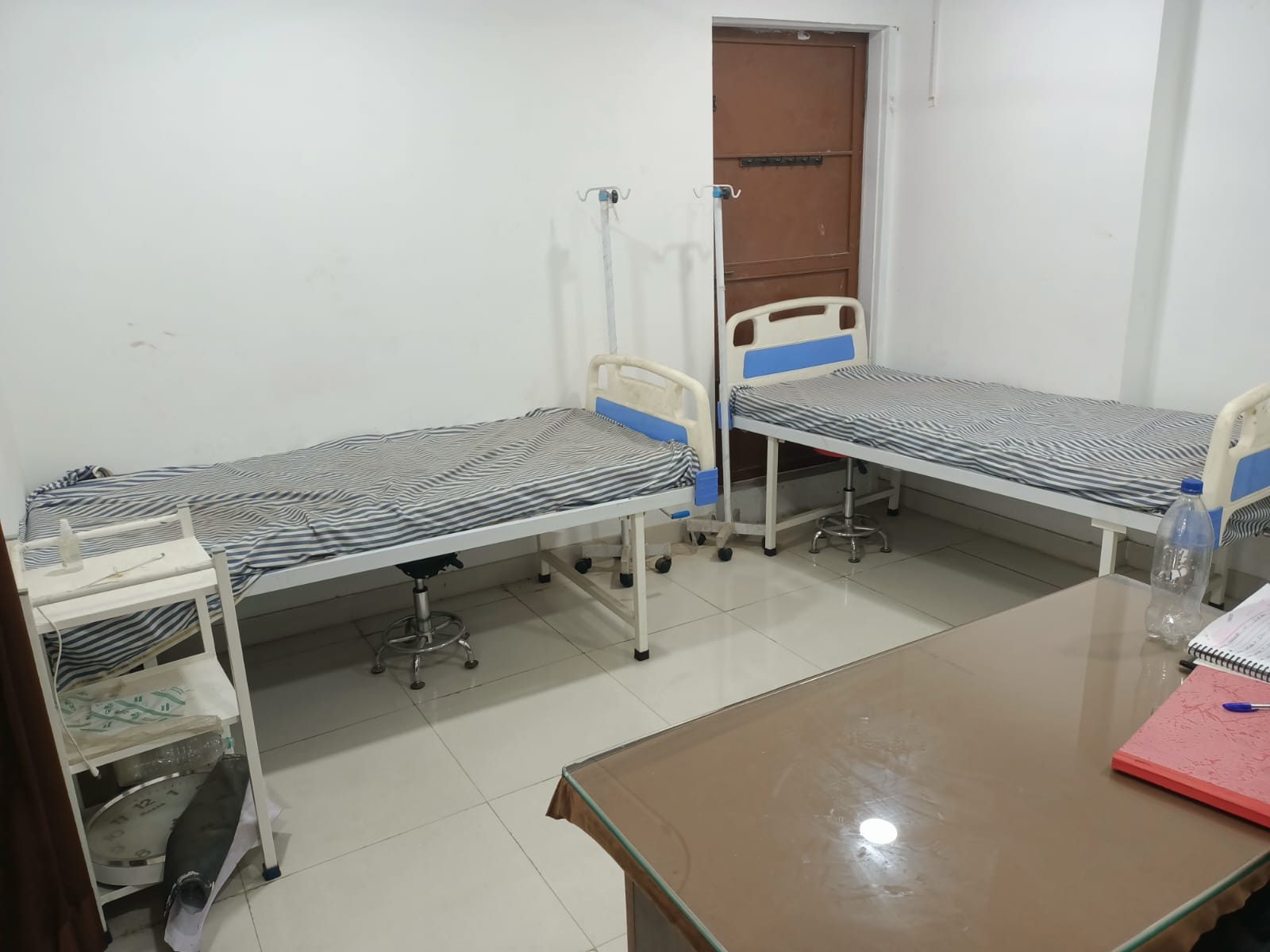 Observation beds for day care and IV therapy